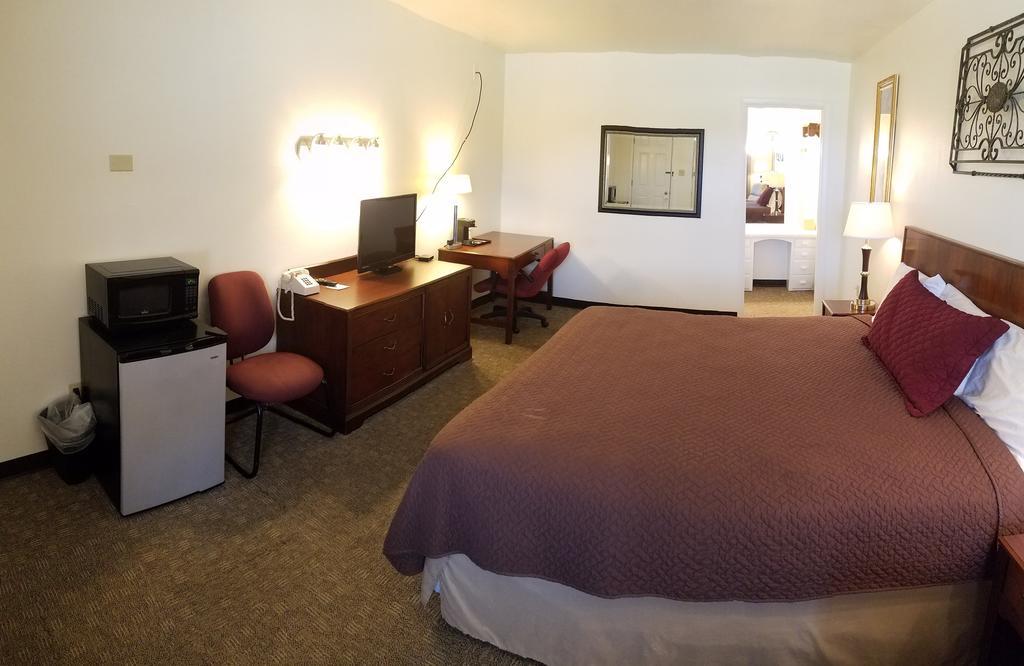 เวสต์ เพลนส์ โมเทล Motel West Plains ภายนอก รูปภาพ