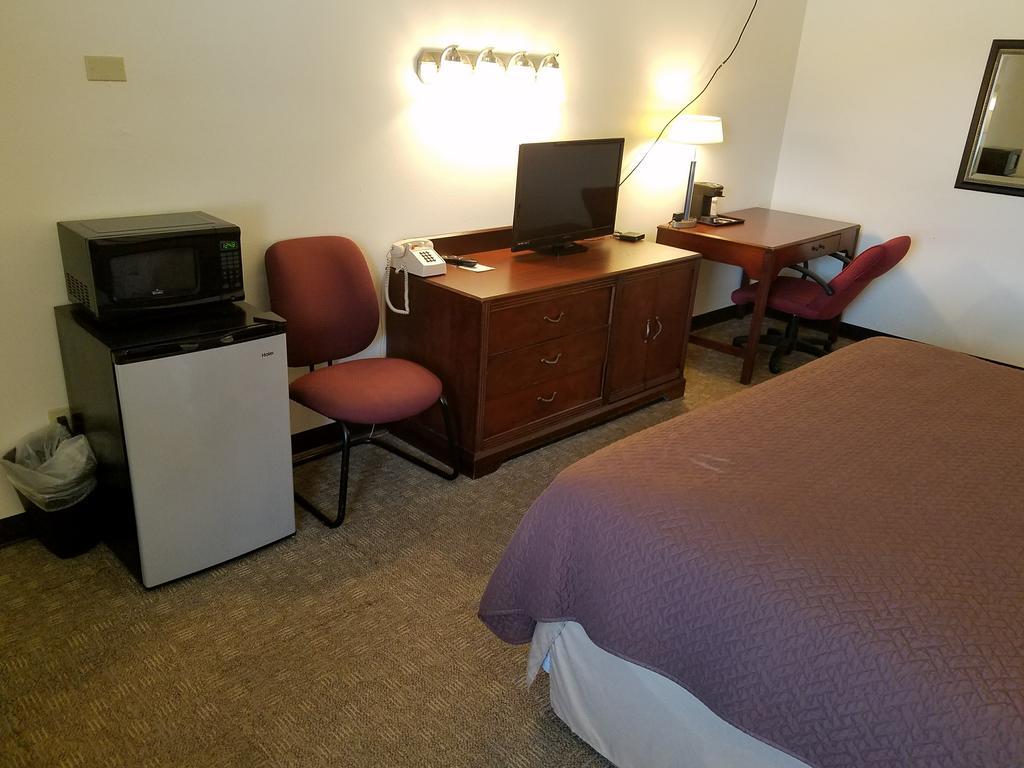 เวสต์ เพลนส์ โมเทล Motel West Plains ภายนอก รูปภาพ