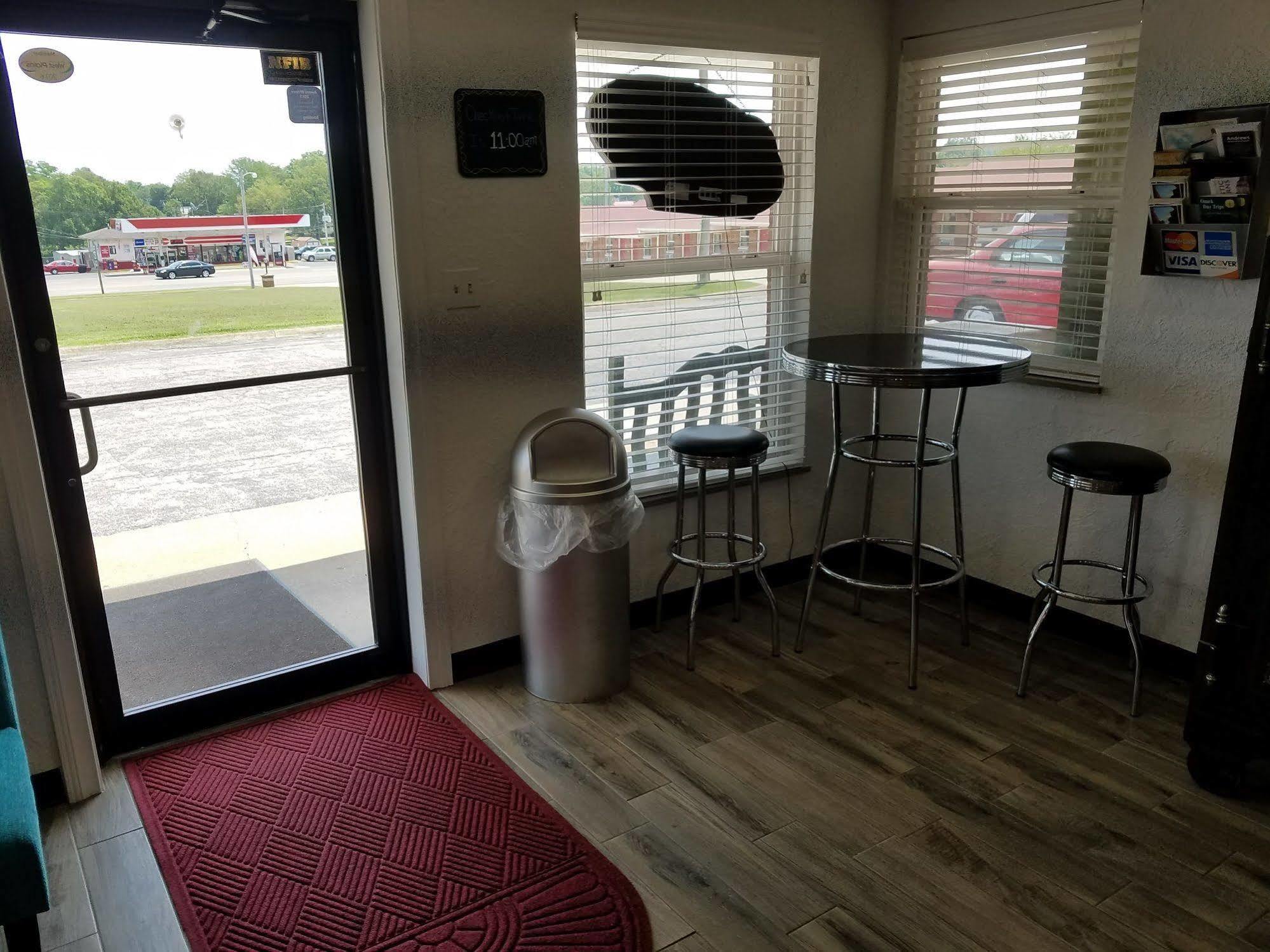 เวสต์ เพลนส์ โมเทล Motel West Plains ภายนอก รูปภาพ