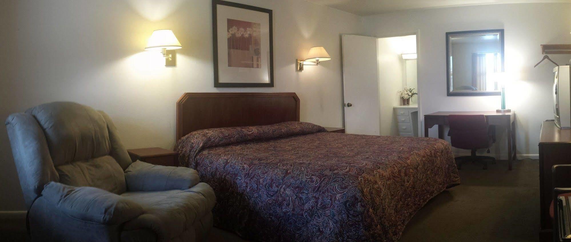 เวสต์ เพลนส์ โมเทล Motel West Plains ภายนอก รูปภาพ